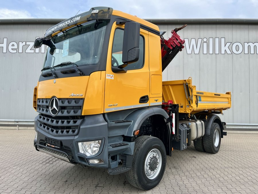 Mercedes-Benz  1842 Arocs 4x4 / MKG HLK 138 Faltkran