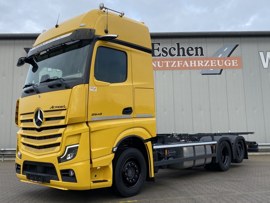 Mercedes-Benz  2542 L 6x2 Actros Giga-Space