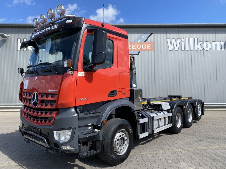 Mercedes-Benz  3240 Arocs